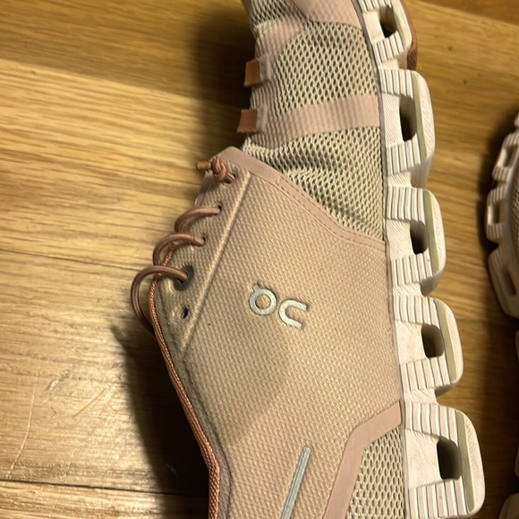 On cloud - Picture 5 of 6